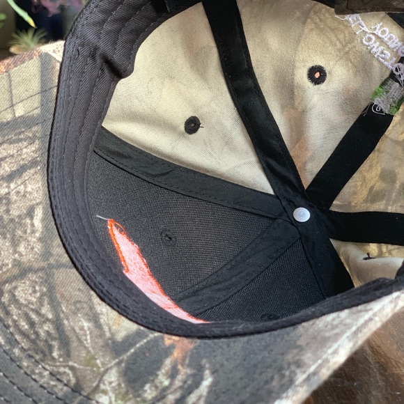 Yellowstone Hunters camo hat - Picture 5 of 8
